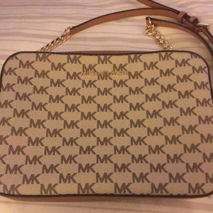 NWOT Michael Kors Crossbody Purse